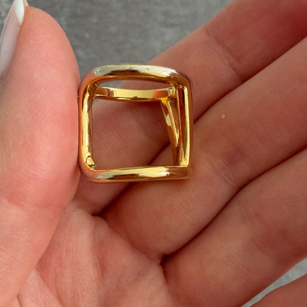 Valentino Garavani Gold Ring - Picture 5 of 8
